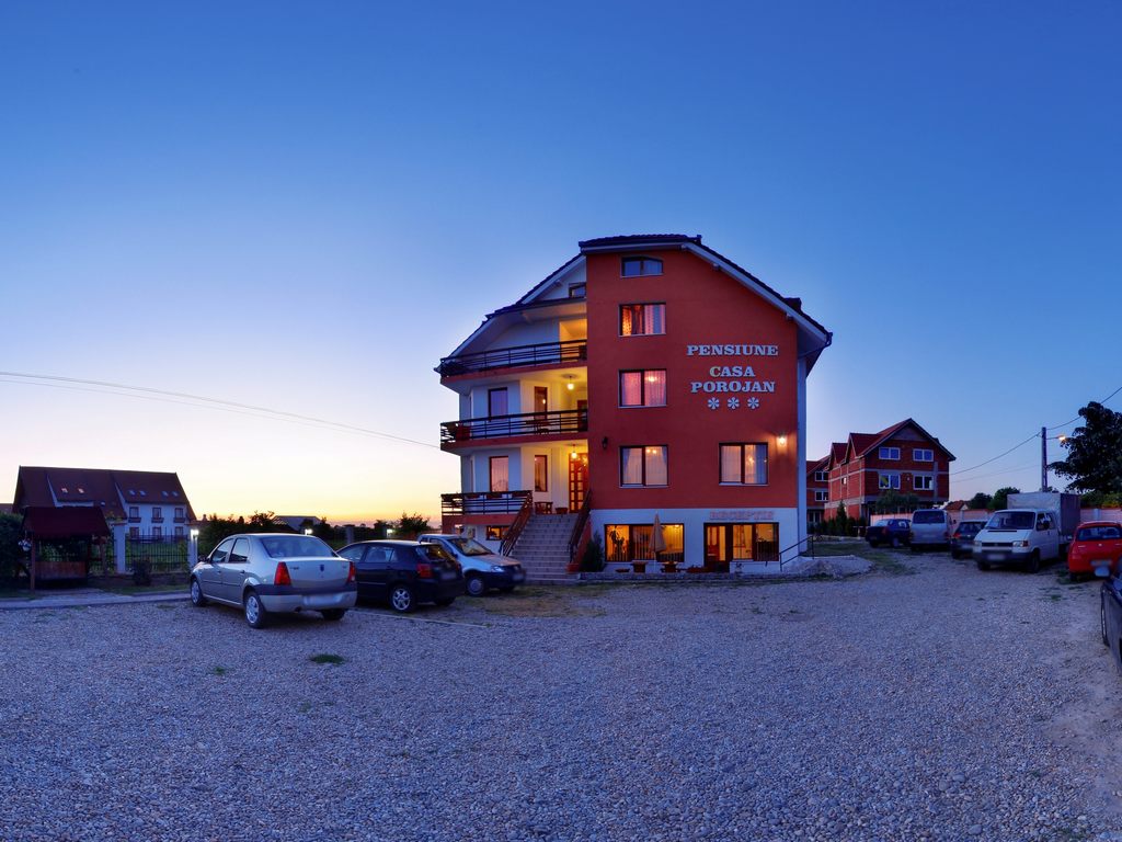 Cazare in oradea - PENSIUNEA CASA POROJAN - Baile 1 Mai