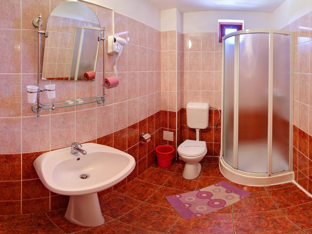 Cazare in oradea - PENSIUNEA CASA POROJAN - Baile 1 Mai