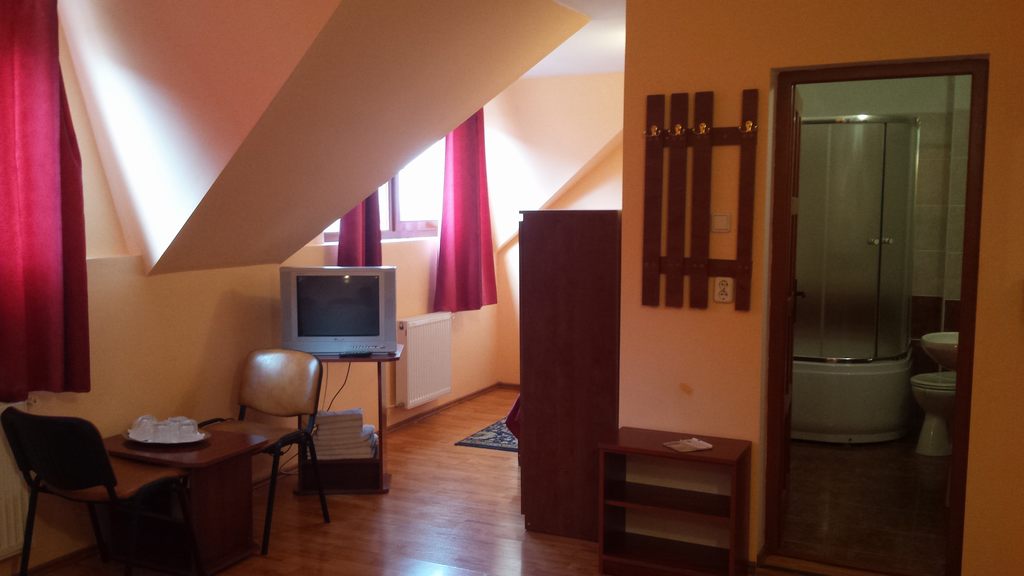 Cazare in oradea - PENSIUNEA CASA POROJAN - Baile 1 Mai