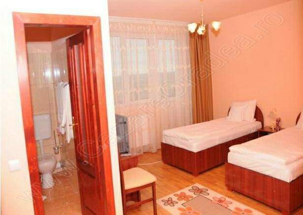 Cazare in oradea - PENSIUNEA ROZECLAS - Sinmartin