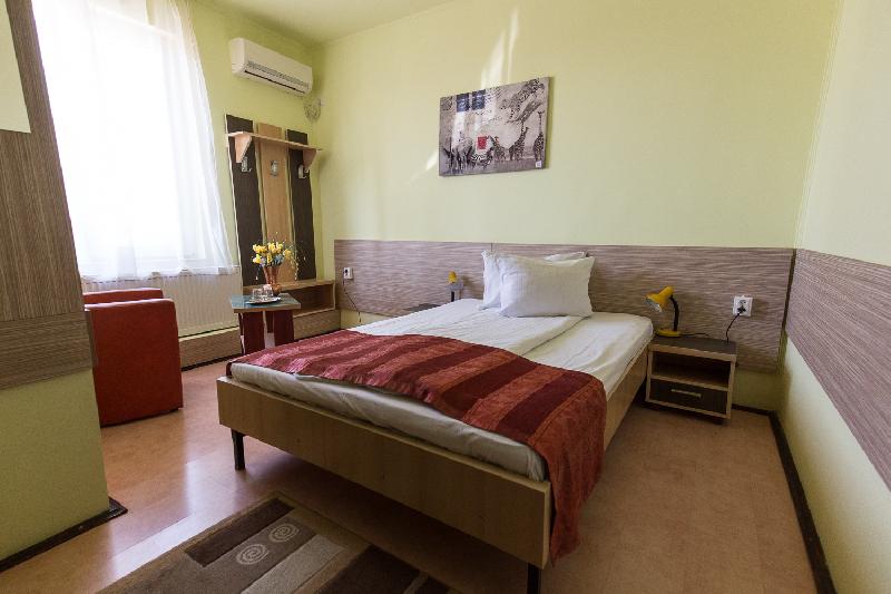 Cazare in oradea - PENSIUNEA VARADIA - Oradea